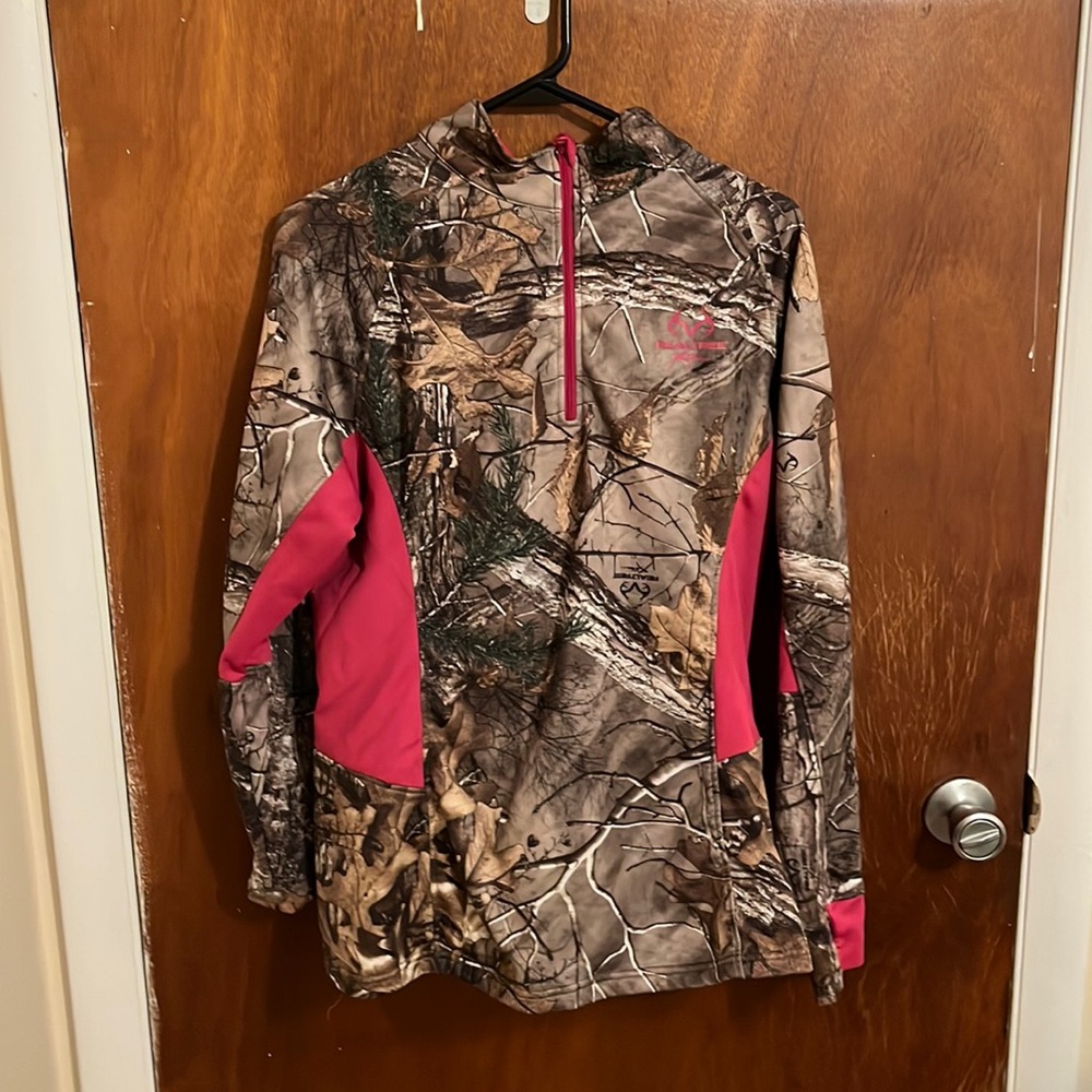 Like brand new only worn twice and keeps you warm